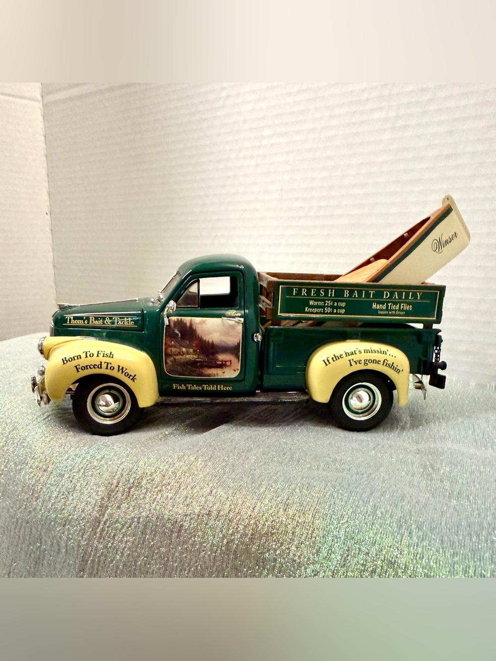 Thomas Kinkade Studebaker 1947 Pickup Collectible Bait and Tackle